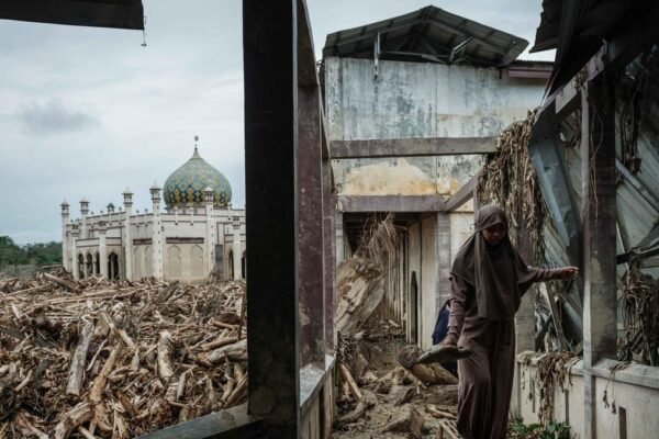 Tiga Pekan Pasca Banjir Bandang, Pesantren di Aceh Tamiang Masih Terkubur Kayu