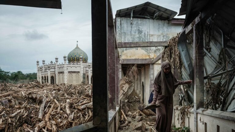 Tiga Pekan Pasca Banjir Bandang, Pesantren di Aceh Tamiang Masih Terkubur Kayu