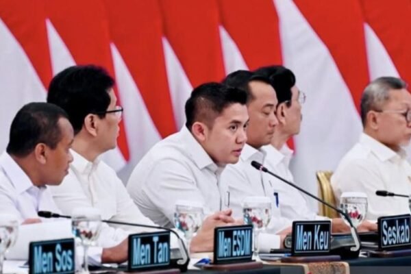 Prabowo Kerahkan Sumber Daya Nasional Tangani Bencana Sumatera
