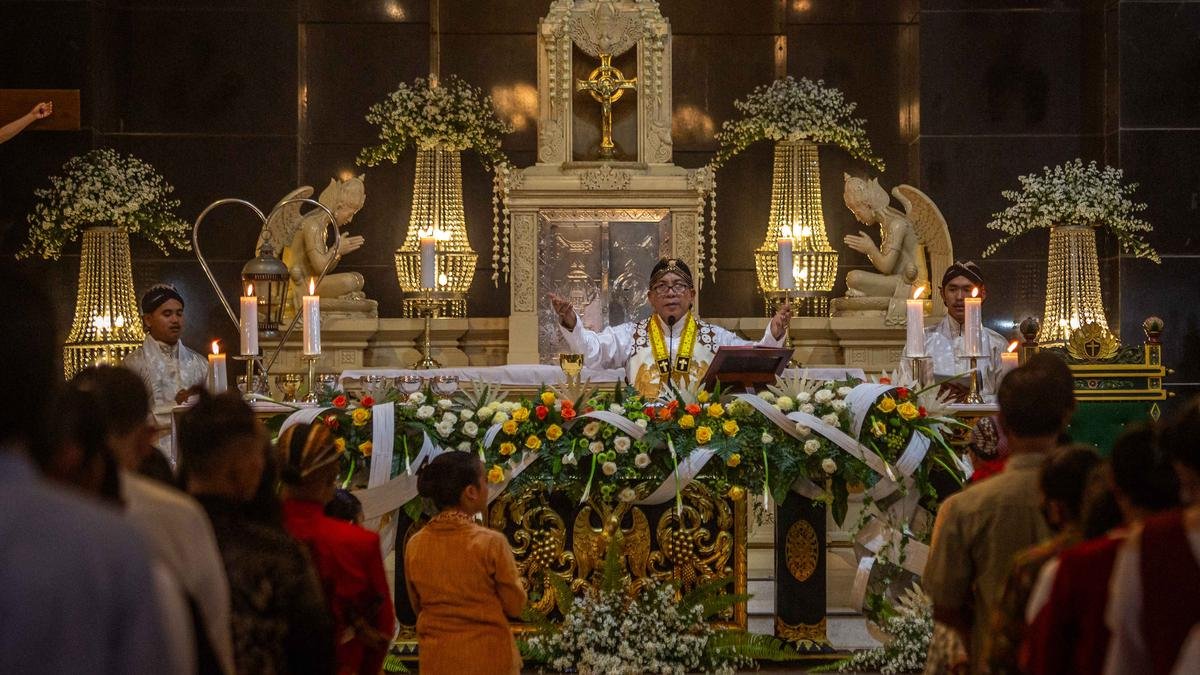 Malam Natal Khidmat dengan Sentuhan Budaya Jawa di Gereja Ganjuran